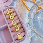 anillo chunky de letra 8.50&