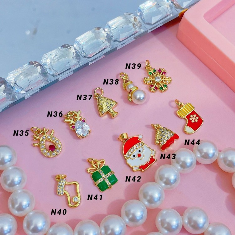 cadena con dije navidad  (solo.dije 1.85$) 12.50&