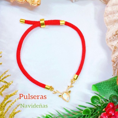 #4. pulsera hilo con dije navidad