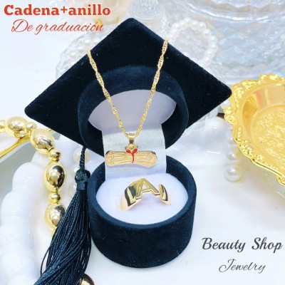 Cadena con anillo de inicial 