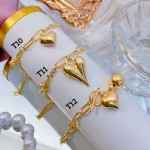 #T pulsera eslabon con dijes corazon 13.50&