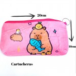 cartuchera capibara y labubu