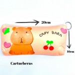 cartuchera capibara y labubu