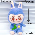 peluche labubu con flor