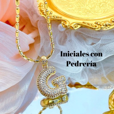 cadena con Dije letra brillante oro chino (solo dije 3$ 19.8&)