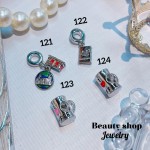 Charm Pandora solo dije 1.85$ (9&) con cadena 2.70$(12.50&)