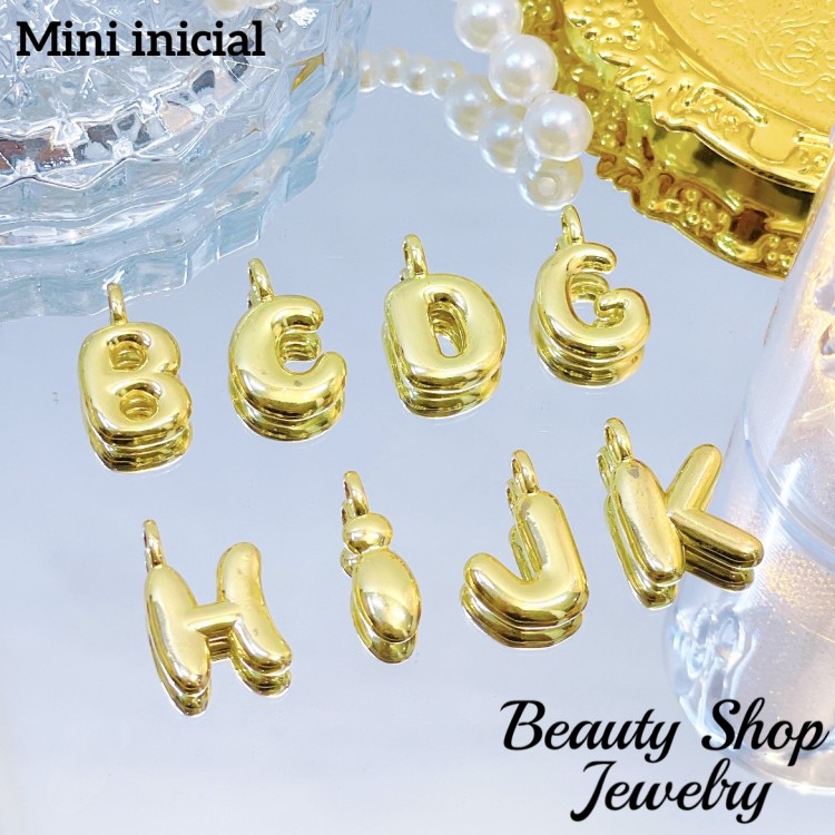 cadena letra Pequeña 14& solo dije 1.50$ cadena letra Pequeña 14& solo dije 1.50$