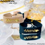 Pulseras de tela con dije de mamá