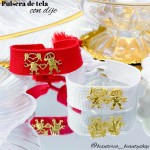 Pulseras de tela con dije de mamá