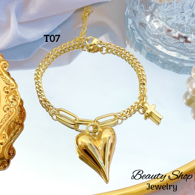 #T pulsera eslabon con dijes corazon 13.50& #T pulsera eslabon con dijes corazon 13.50&