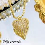 cadena con dije corazon brillante 19.50& con cadena ajustable 3.80$ 