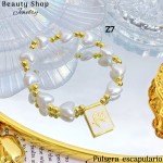 Pulsera con dije de escapulario Pulsera con dije de escapulario