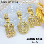 Dije inicial con pedreria elegante oro chino 18k solo dije 3$ 13.5& 